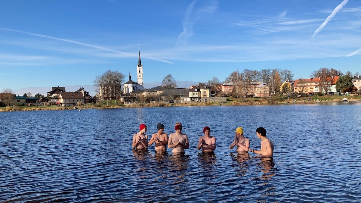Zavřená sportoviště ženou Čechy do ledové vody
